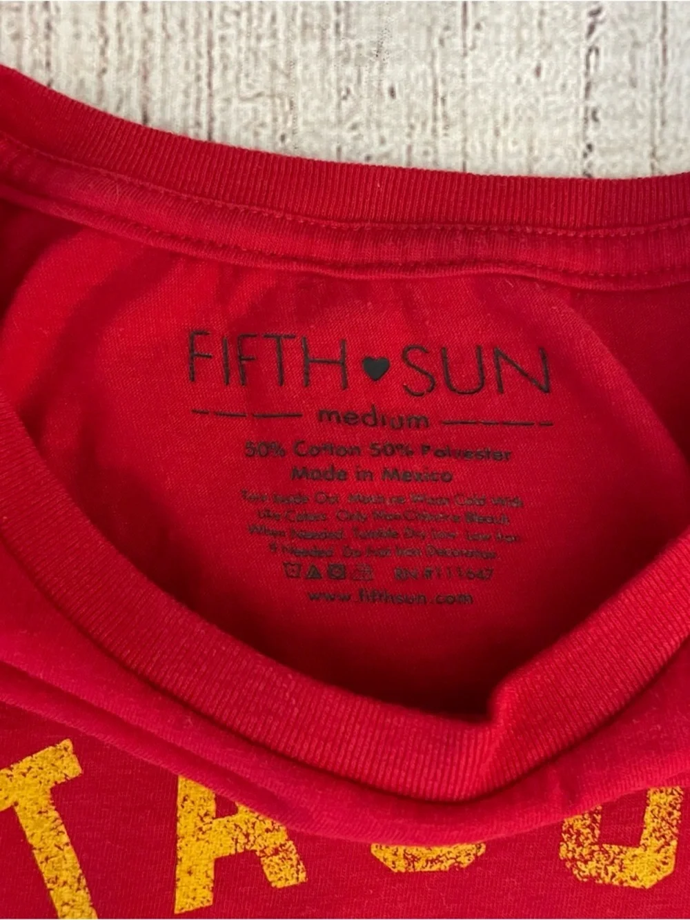 FIFTH SUN Women’s Graphic T-Shirt Red Short Sleeve Tacos and Cervezas Size Med